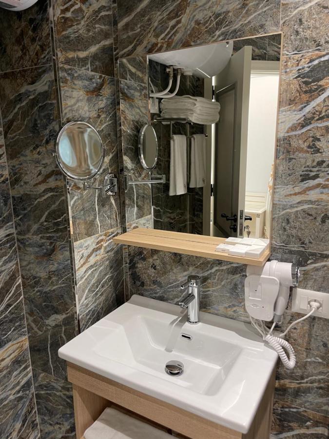 Sol Invictus Boutique Hotel Durres Albania Extérieur photo